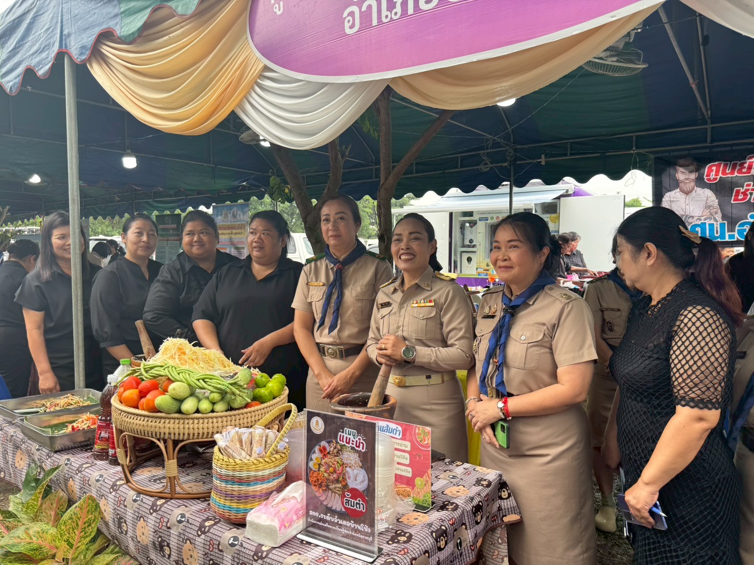 ผู้อำนวยการสำนักงานส่งเสริมการเรียนรู้ประจำจังหวัดราชบุรี เข้าร่วมโครงการปกป้องและเชิดชูสถาบันพระมหากษัตริย์ และหน่วยบำบัดทุกข์ บำรุงสุข สร้างรอยยิ้มให้ประชาชนจังหวัดราชบุรี